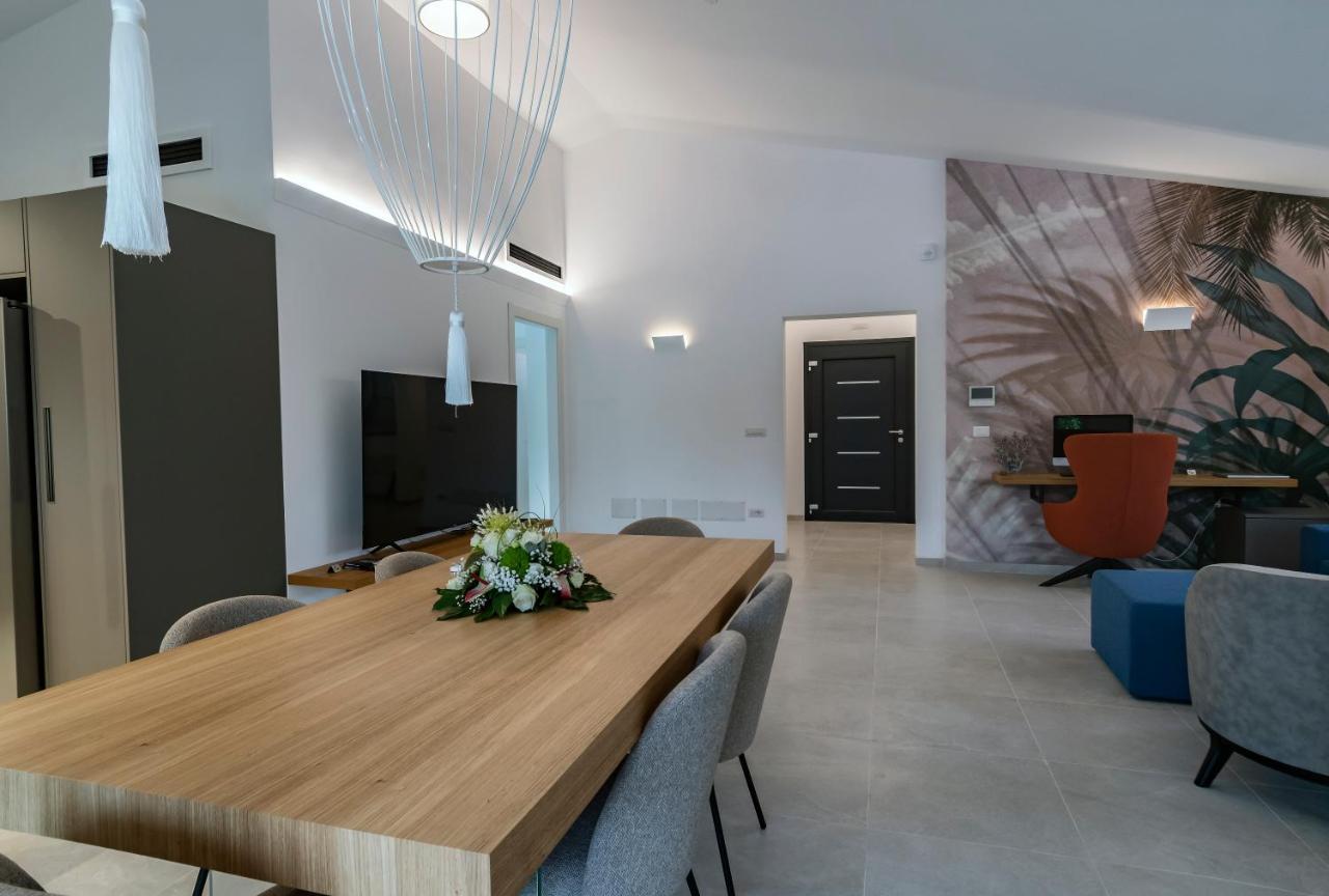 Villa Golden Root Real Estate سان تيودورو المظهر الخارجي الصورة