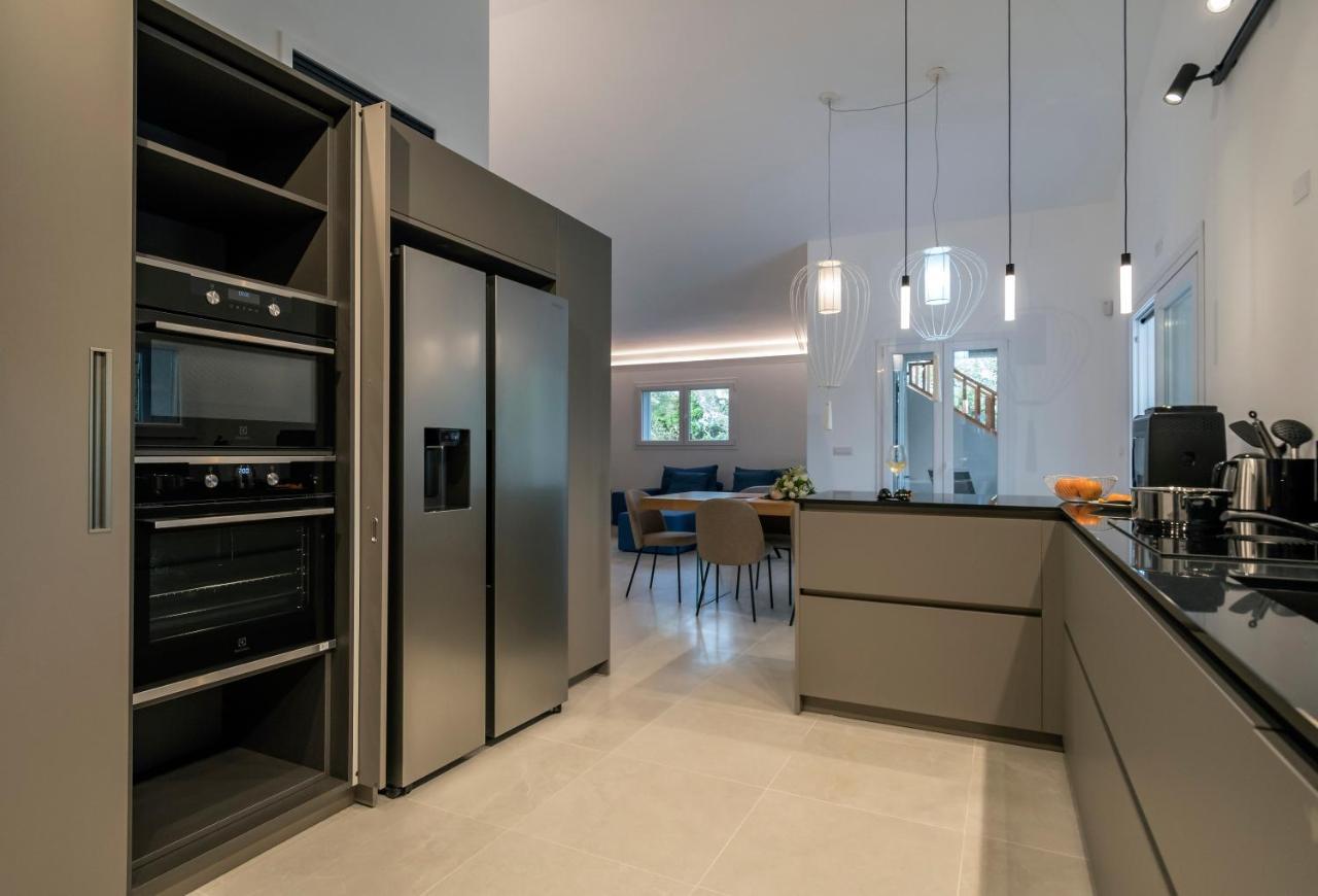 Villa Golden Root Real Estate سان تيودورو المظهر الخارجي الصورة